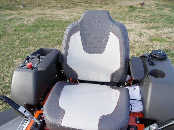 2-213-1.jpg Husqvarna MZ61 61″ Zero Turn Lawns Mowers 24HP KAW (Scratch and Dent)