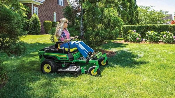 2-248-1.jpg Z20R ZTrak™ Mower with 42-in. Decks.