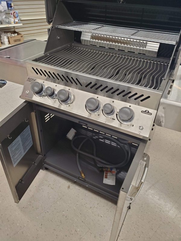 20230228_142427-scaled-1.jpg Outlet Napoleon Prestige 500 Propane Grill