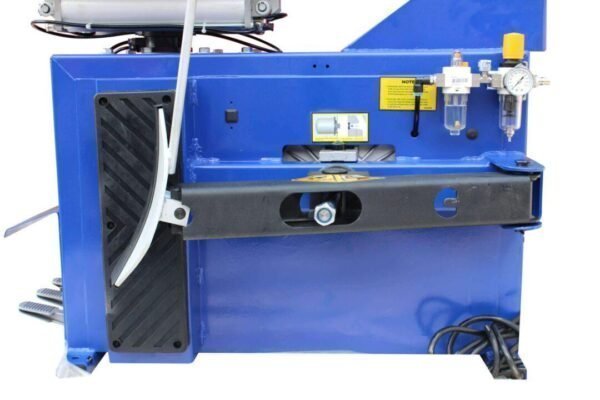 4-scaled-1-3-600x400-1-1-1.jpg New 1.5 HP Tire Changer Wheel Changers Machine Balancer Rim Clamp Combo 560 680