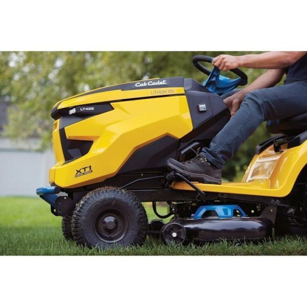 Cub_Cadet_XT1LT42E_2000x20000_5.jpg The Cub Cadet Enduro Series XT1 LT42E 42-in. 56V MAX* Riding Lawn Mower