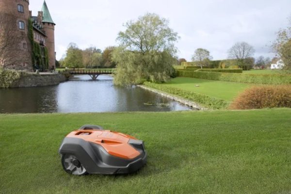 h350-0595-768x512-1-1.jpg Automower® 520