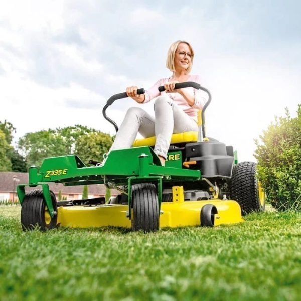img-1758.jpg John Deere Z335E 42″ (107cm) Zero-Turn