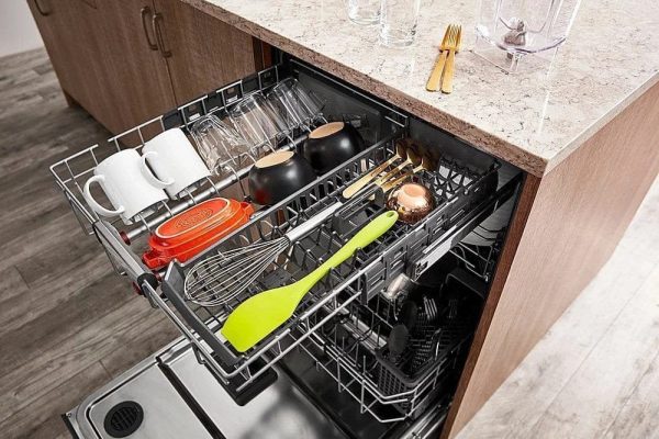KitchenAid – Top Control Built-In Dishwasher with Stainless Steel Tub, FreeFlex Third Rack, 44dBA – Black stainless steel
