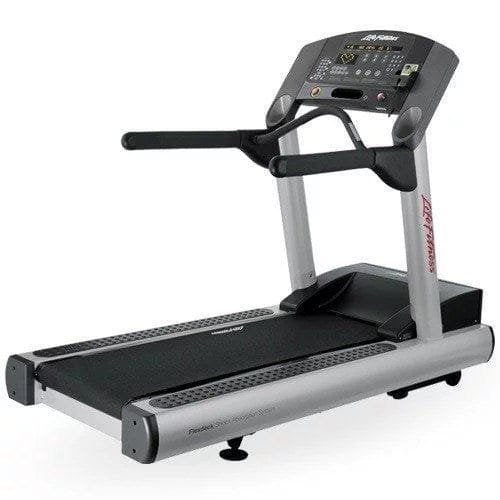 img-2104.jpg Life Fitness Integrity Series Treadmill CLST