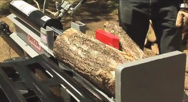 p-8316-woodsplitting2__74561_compressed_74e248fd-fb70-47a3-9cc0-9e68b4f318f8.jpg Oregon 28-Ton HONDA Horizontal / Vertical EXtendSplit™ Log Splitter (596280)